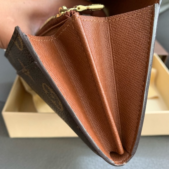 ‼️sold‼️Louis Vuitton Sarah Wallet - Picture 8 of 16